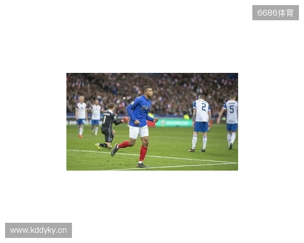 懂球帝2025年10月足坛MVP：姆巴佩蝉联！