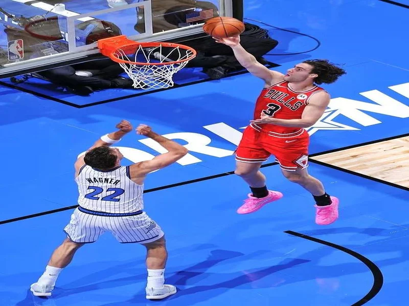 诺丁汉森林vs利兹联：吉布斯-怀特、米伦科维奇首发，奥卡福尔、肖恩-朗斯塔夫出战